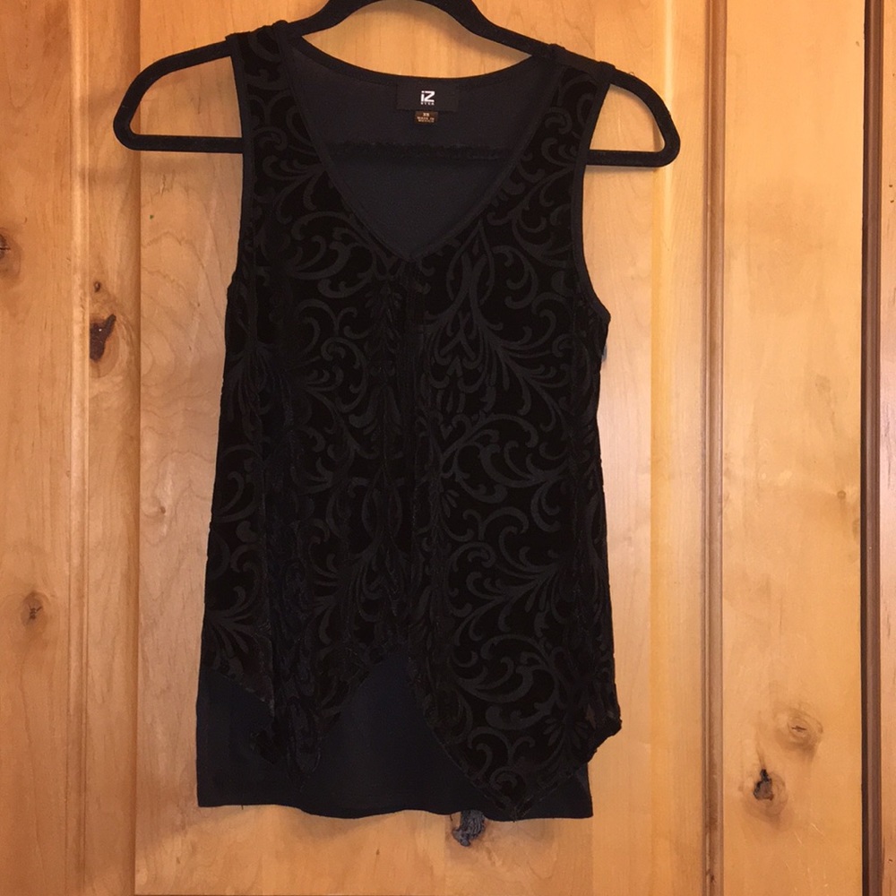 Black tee with velvet